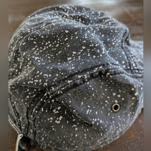 Distressed Look RVCA 100% Cotton Adult One Size Fits All Adjustable Cap - Picture 5 of 14